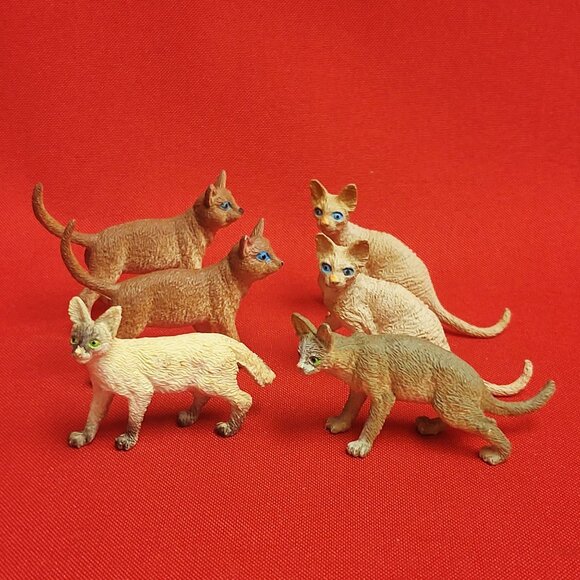 Set of 6 Small Miniature Plastic Cat Figurines - Picture 10 of 10